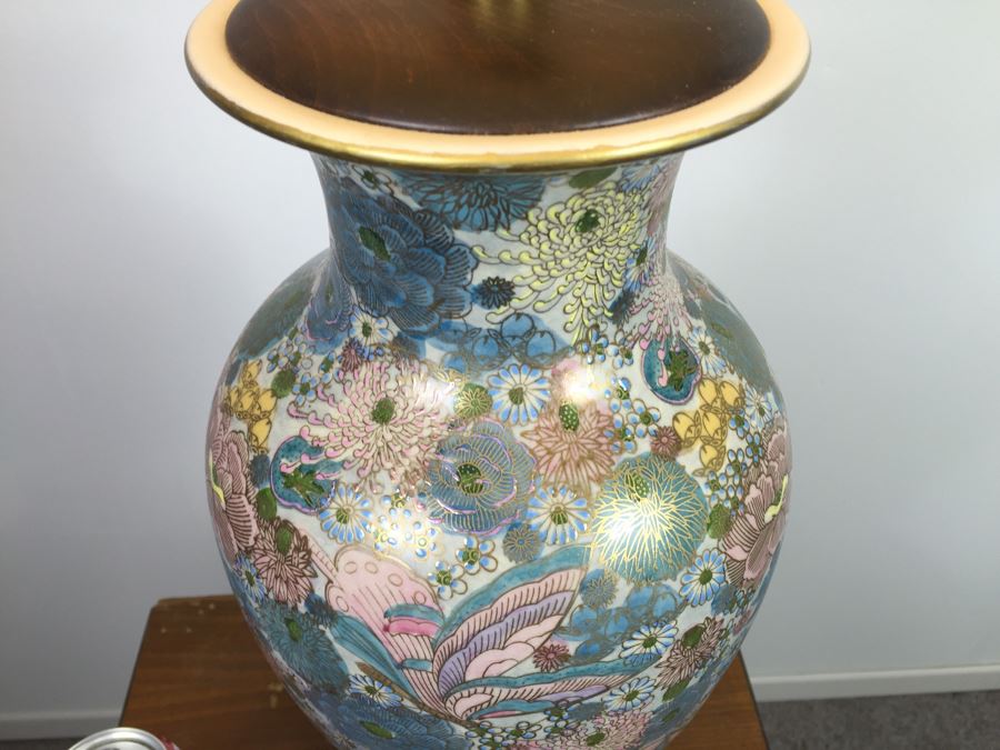 Stunning Table Lamp With Butterfly Motif [Photo 9]
