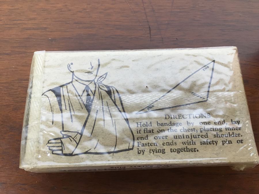 Vintage Triangular Bandage New Old Stock Bauer & Black [Photo 3]