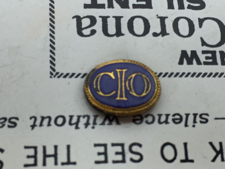 Various Vintage Lumber & Sawmill Workers Pins And Buttons [Photo 7]