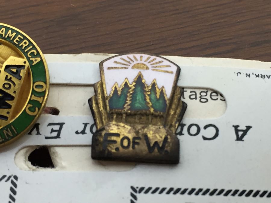 Various Vintage Lumber & Sawmill Workers Pins And Buttons [Photo 6]