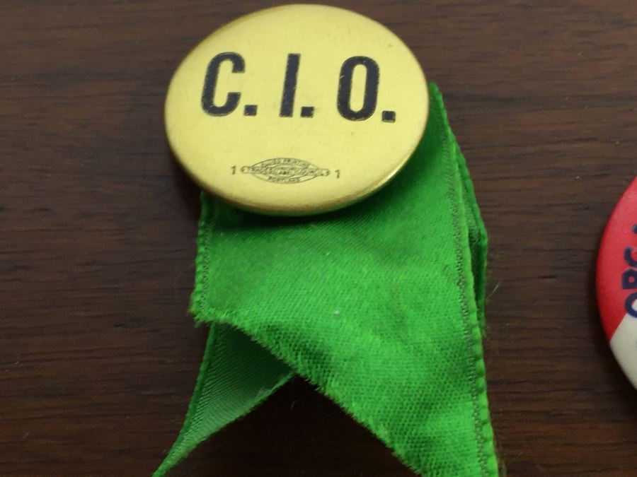 Various Vintage Lumber & Sawmill Workers Pins And Buttons [Photo 10]