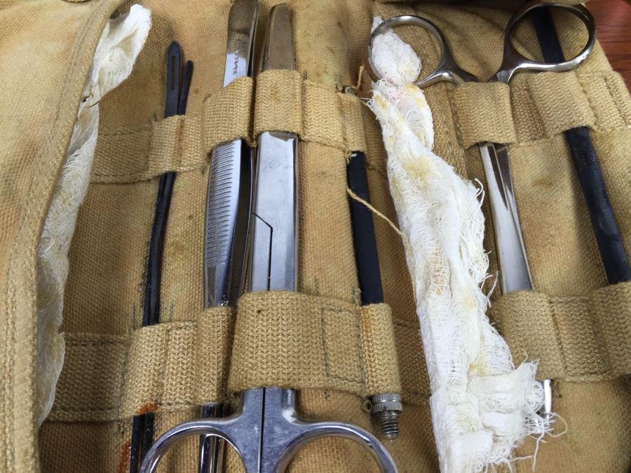 1940's U.S.N. M.D. Pocket Case Field Medical Kit [Photo 11]