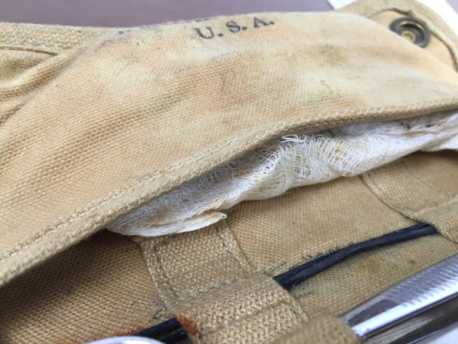 1940's U.S.N. M.D. Pocket Case Field Medical Kit [Photo 12]