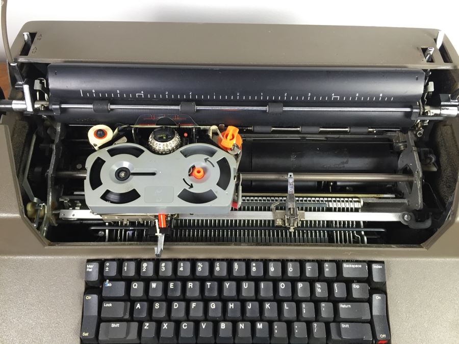 IBM Correcting Selectric III Typewriter Not Sure If Working Properly [Photo 7]