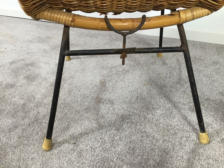 Mid-Century Wicker And Metal Chair [Photo 8]