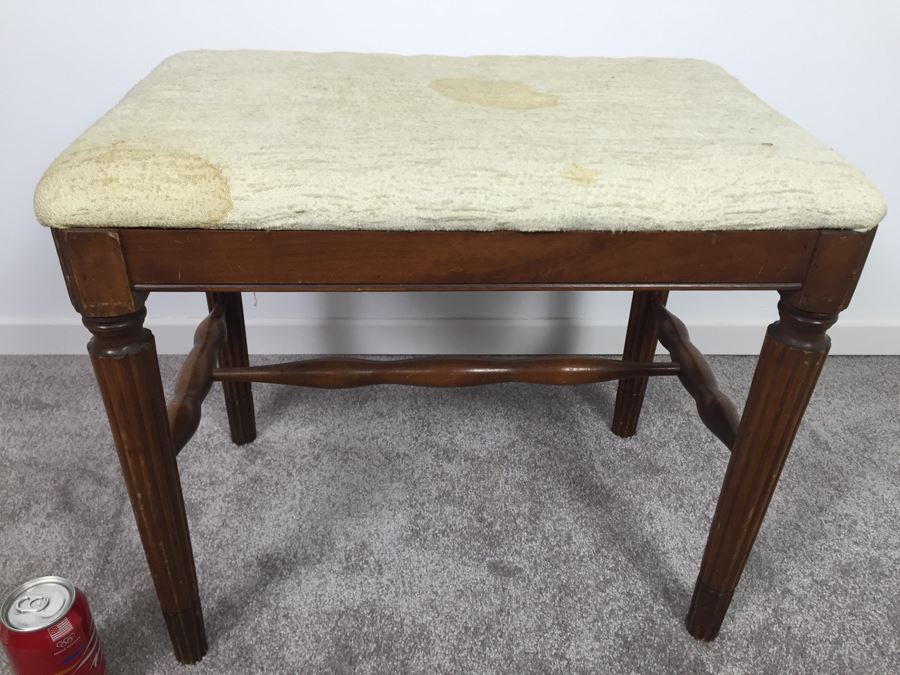 Wooden Bench Needs Reupholstering [Photo 5]