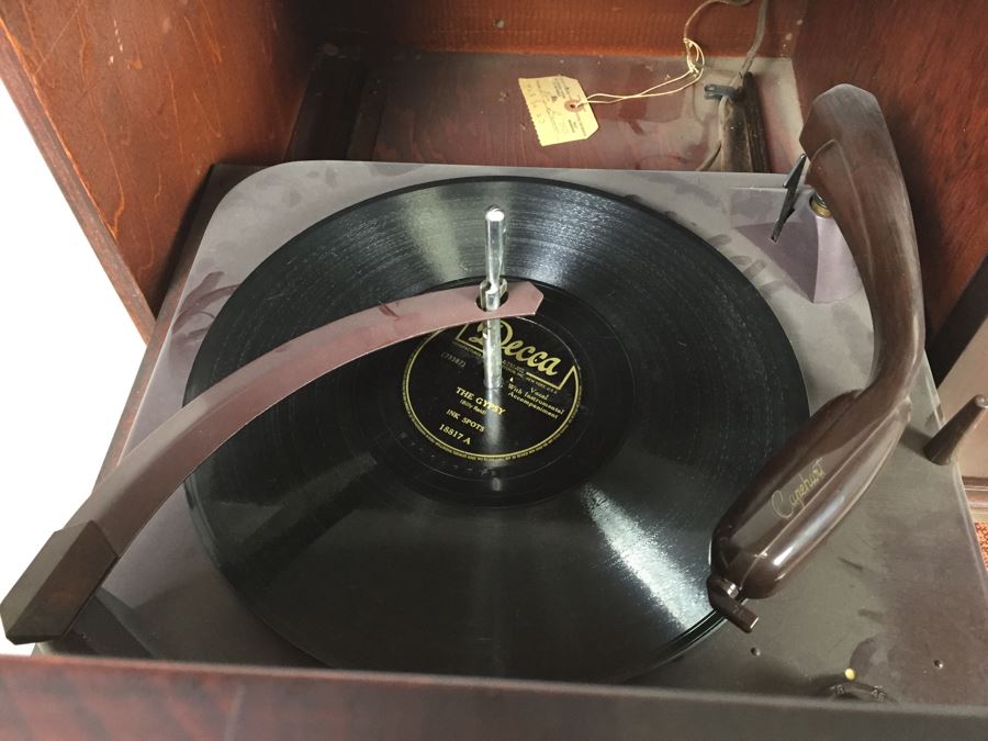 Vintage Capehart-Farnsworth Console Tube Radio With Record Player Model 1006 With Records - Platter Almost Spins Needs Servicing [Photo 3]