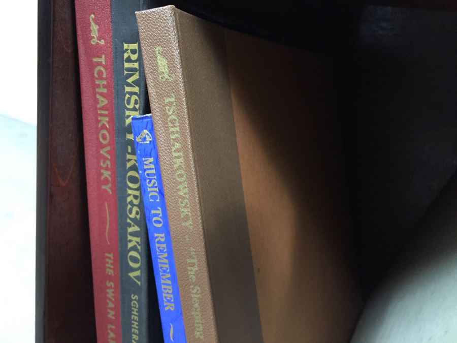 Vintage Capehart-Farnsworth Console Tube Radio With Record Player Model 1006 With Records - Platter Almost Spins Needs Servicing [Photo 26]