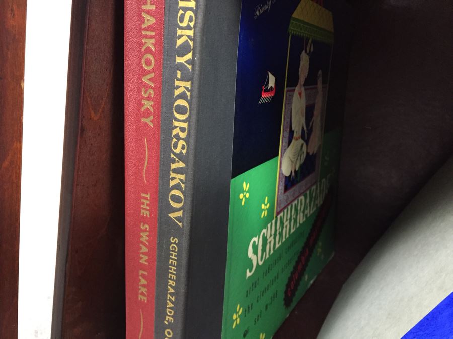 Vintage Capehart-Farnsworth Console Tube Radio With Record Player Model 1006 With Records - Platter Almost Spins Needs Servicing [Photo 28]