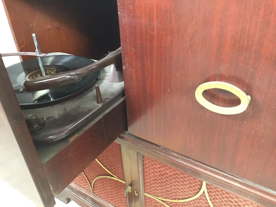 Vintage Capehart-Farnsworth Console Tube Radio With Record Player Model 1006 With Records - Platter Almost Spins Needs Servicing [Photo 7]