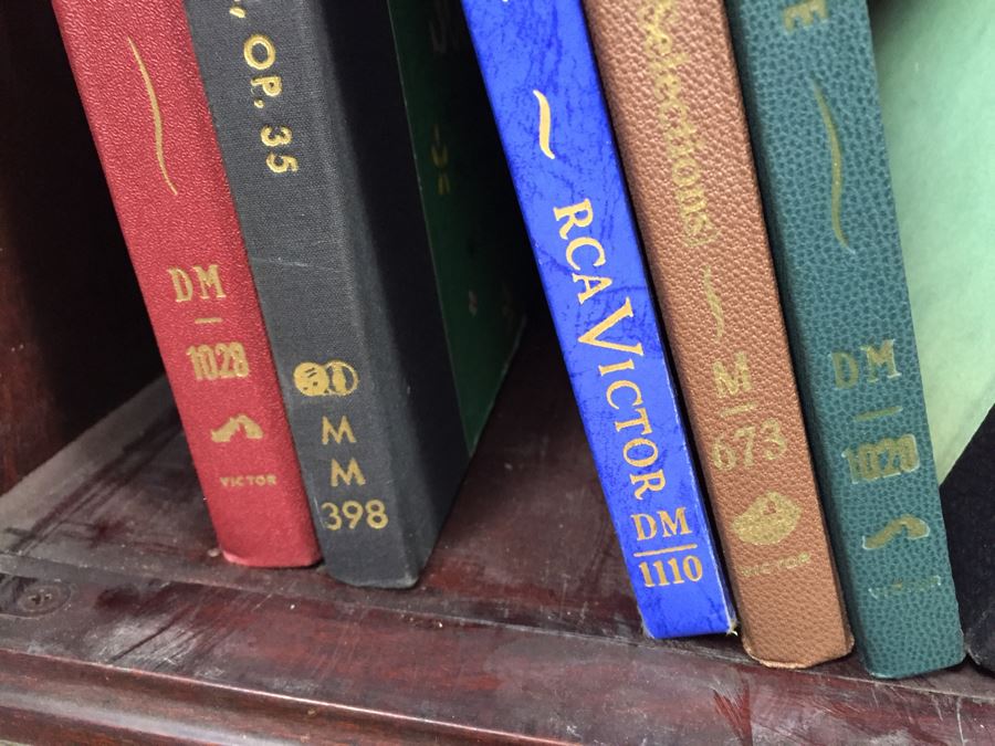 Vintage Capehart-Farnsworth Console Tube Radio With Record Player Model 1006 With Records - Platter Almost Spins Needs Servicing [Photo 25]