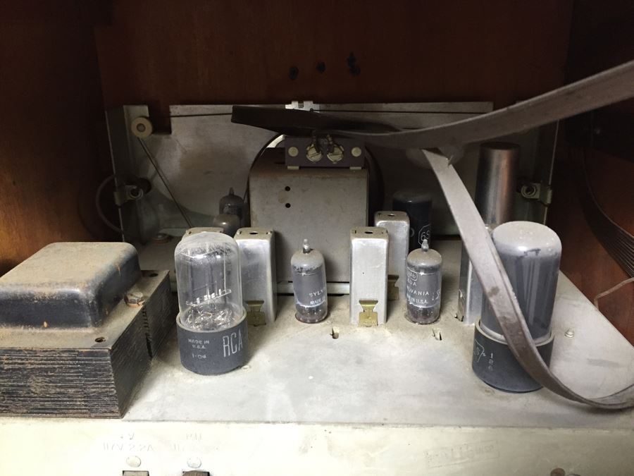 Vintage Capehart-Farnsworth Console Tube Radio With Record Player Model 1006 With Records - Platter Almost Spins Needs Servicing [Photo 35]