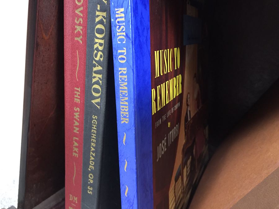 Vintage Capehart-Farnsworth Console Tube Radio With Record Player Model 1006 With Records - Platter Almost Spins Needs Servicing [Photo 27]