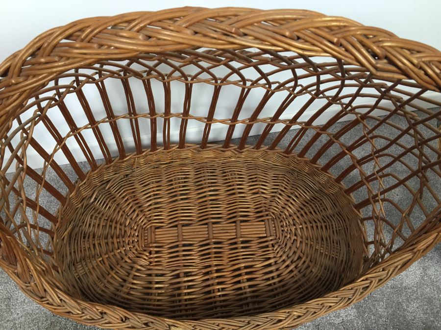 Vintage Wicker Bassinets And Baskets Lot [Photo 13]