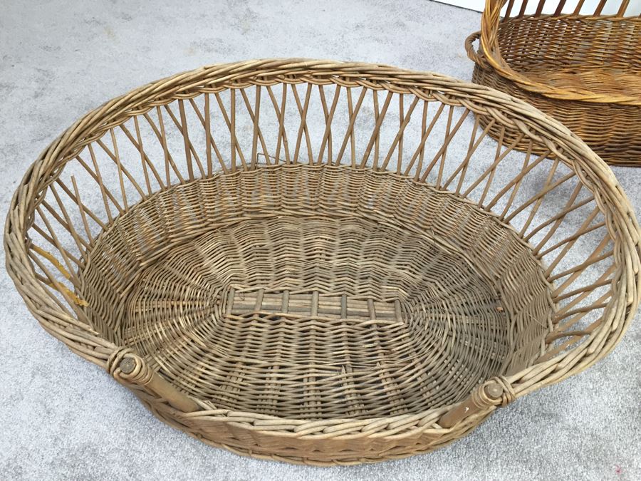 Vintage Wicker Bassinets And Baskets Lot [Photo 10]