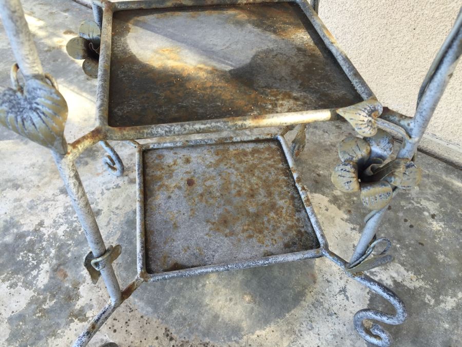 Outdoor Garden Shelf Stand With Vine Motif [Photo 8]