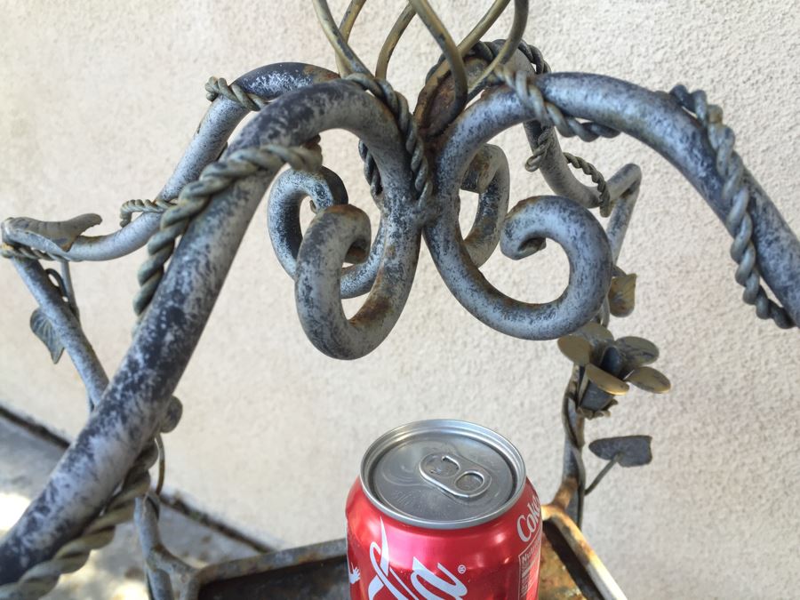 Outdoor Garden Shelf Stand With Vine Motif [Photo 6]