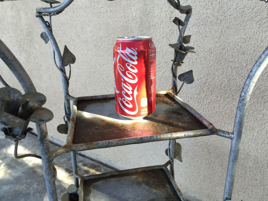 Outdoor Garden Shelf Stand With Vine Motif [Photo 7]