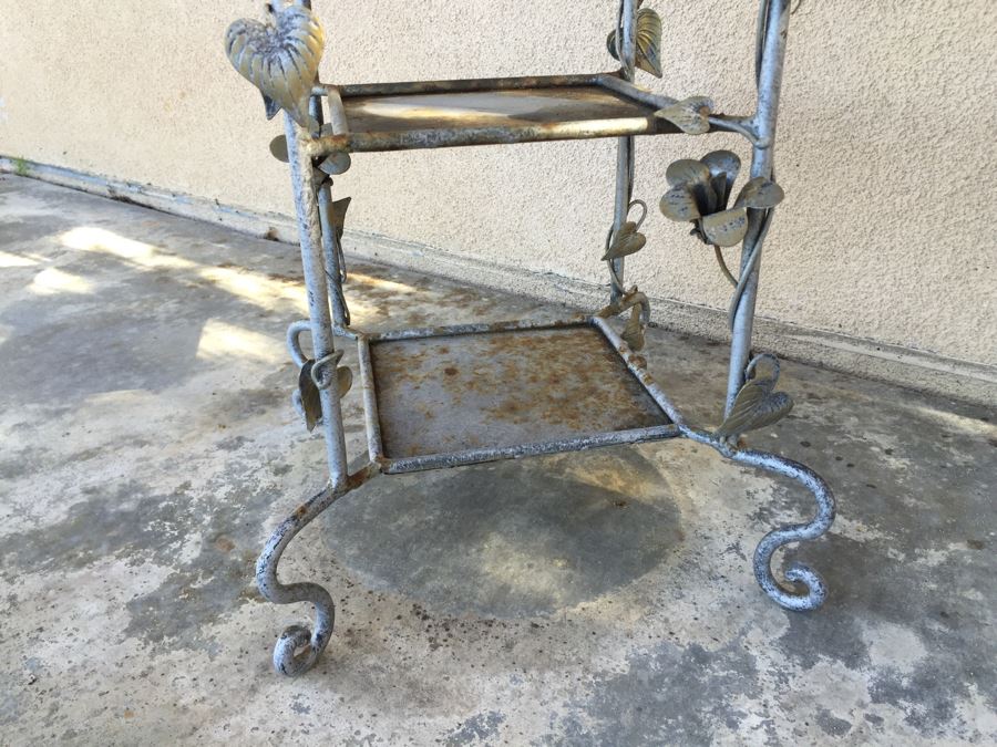 Outdoor Garden Shelf Stand With Vine Motif [Photo 3]