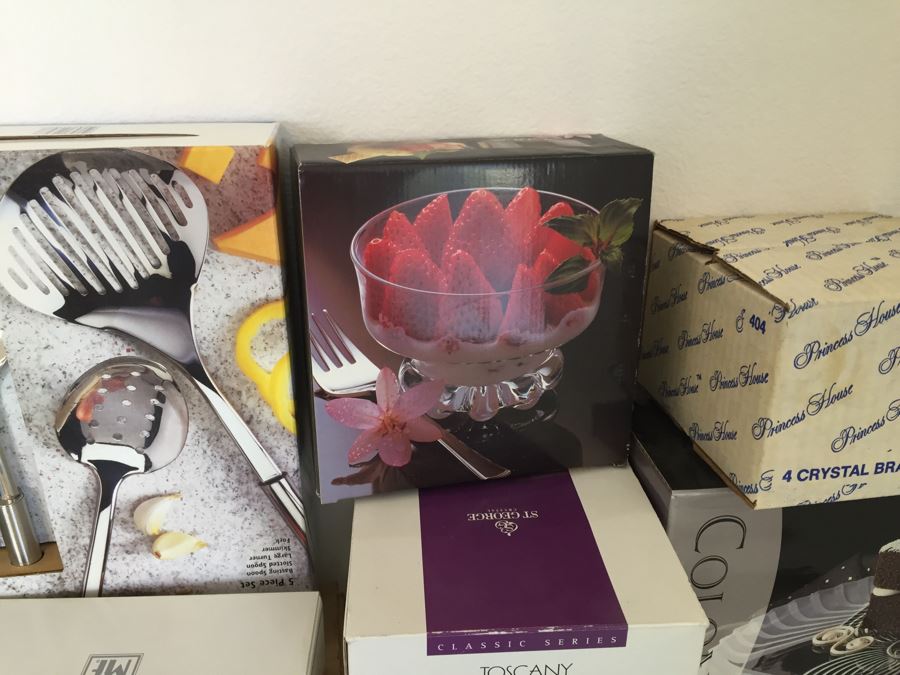 New Old Stock Tableware Kitchen Lot [Photo 13]