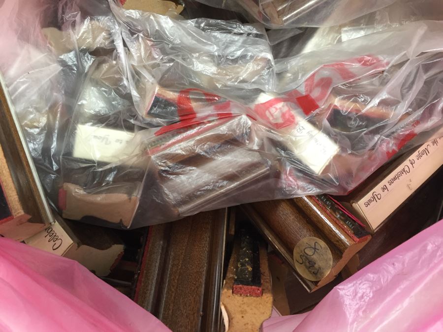 Huge Bag Filled With Various Rubber Stamps With Sayings (~100 Rubber Stamps) [Photo 6]