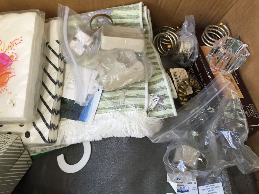 Box Filled With Placemats, Napkins & Napkin Rings Mostly New [Photo 4]