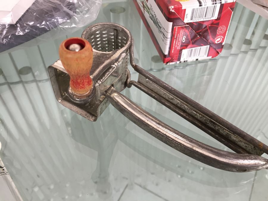 Mostly New Old Stock Tableware, Kitchen, Home Decor Lot [Photo 9]