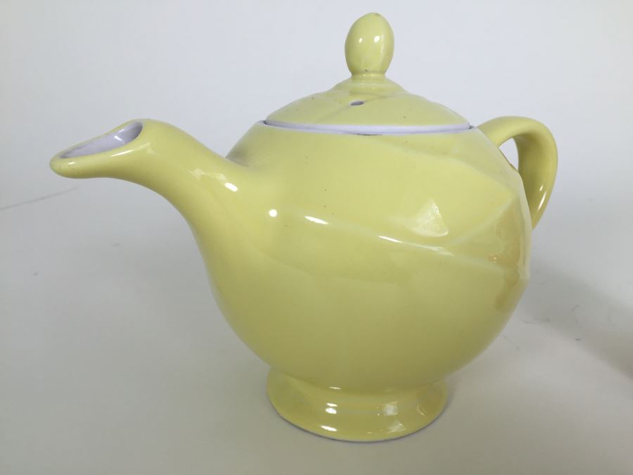 Yellow Hall China Teapot [Photo 2]