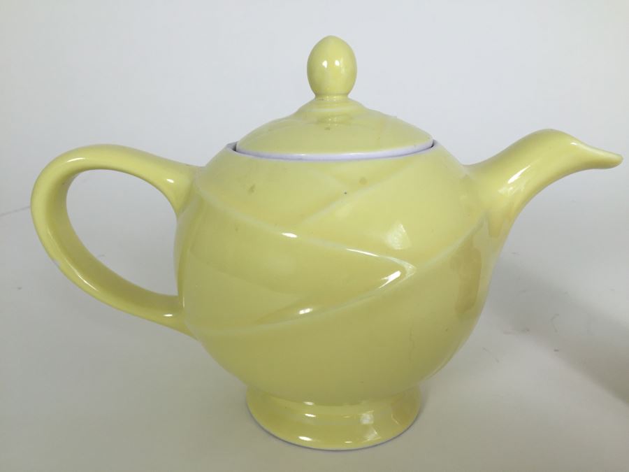 Yellow Hall China Teapot [Photo 4]