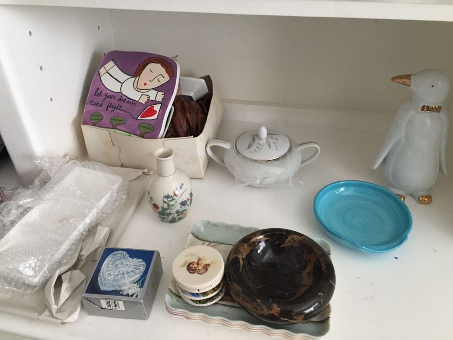 MEGA Home Decor And Crafting Lot With Candles, Stationary, Picture Frames, Candleholders, Gift Wrapping Supplies And More [Photo 36]