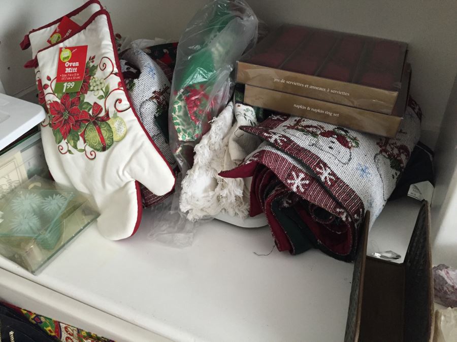 MEGA Home Decor And Crafting Lot With Candles, Stationary, Picture Frames, Candleholders, Gift Wrapping Supplies And More [Photo 32]