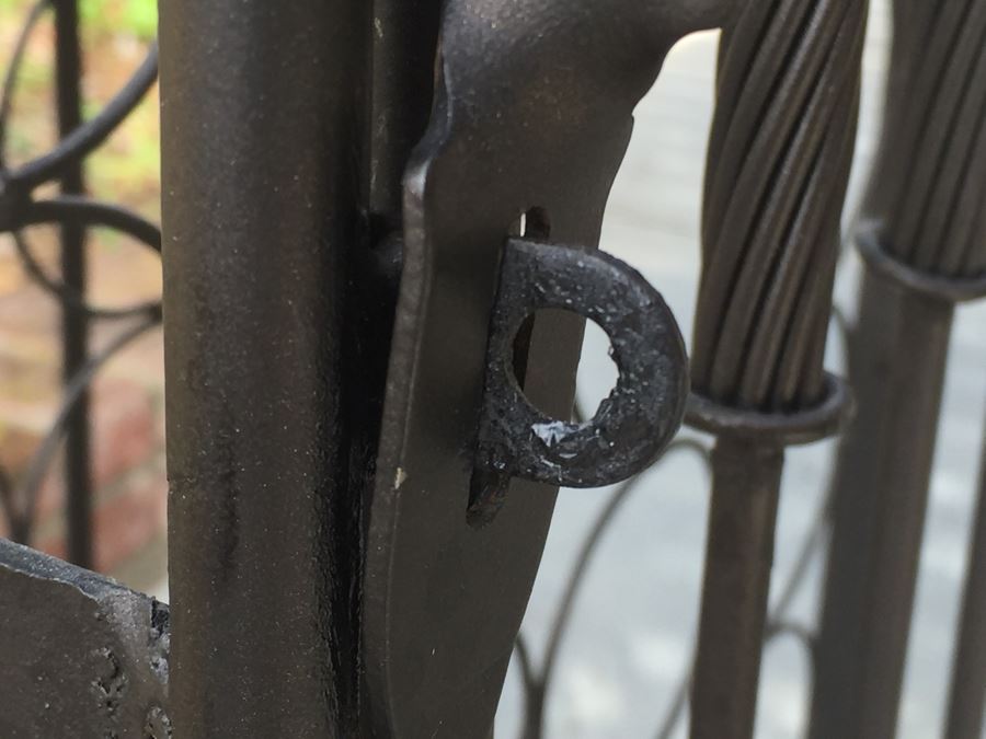 Large Metal Dome Top Wine Rack Cabinet Lockable [Photo 5]