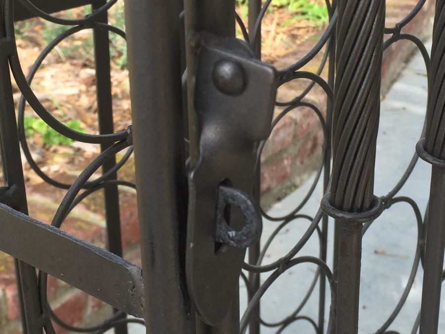 Large Metal Dome Top Wine Rack Cabinet Lockable [Photo 6]