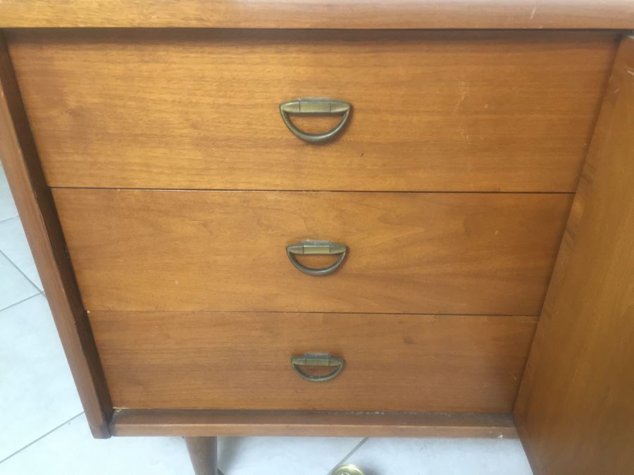 Mid-Century Modern Ward Furniture Mfg Co Dresser Chest Of Drawers Plus Matching Mirror Not Photographed [Photo 8]