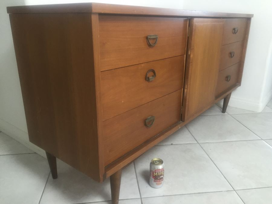 Mid-Century Modern Ward Furniture Mfg Co Dresser Chest Of Drawers Plus Matching Mirror Not Photographed [Photo 4]