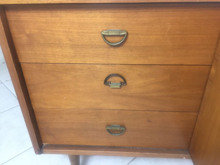 Mid-Century Modern Ward Furniture Mfg Co Dresser Chest Of Drawers Plus Matching Mirror Not Photographed [Photo 7]