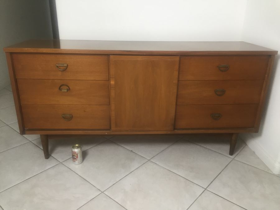 Mid-Century Modern Ward Furniture Mfg Co Dresser Chest Of Drawers Plus Matching Mirror Not Photographed