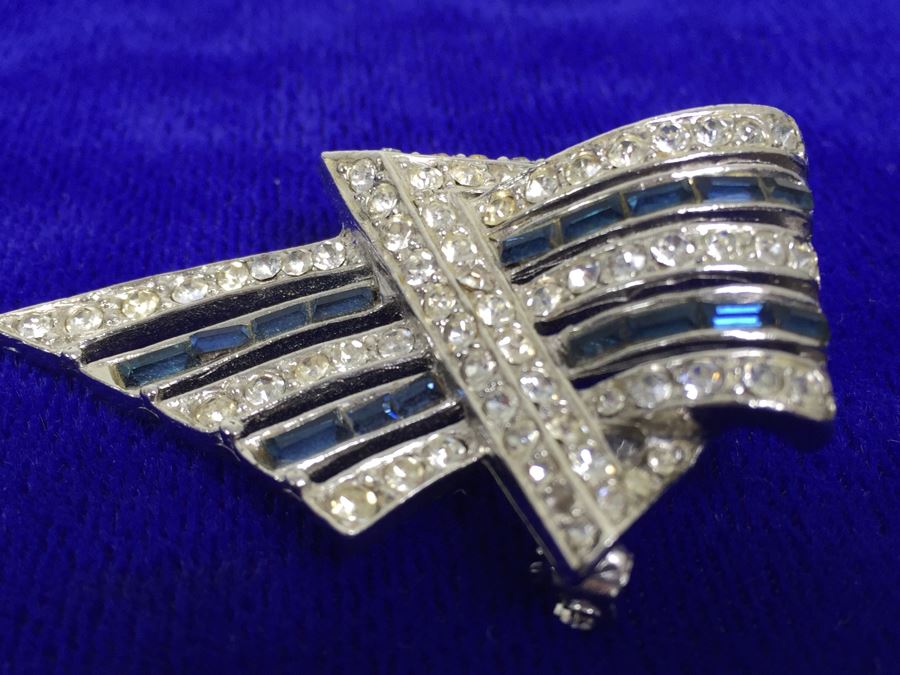 Collection Of Various Vintage Jewelry Brooches And Pin [Photo 12]