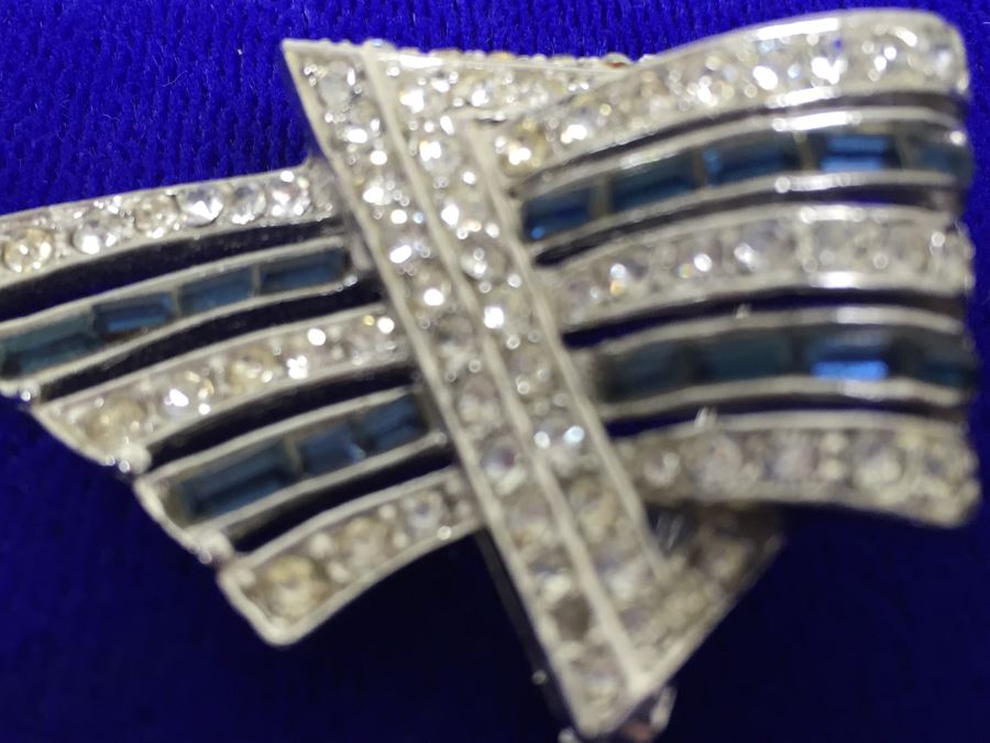 Collection Of Various Vintage Jewelry Brooches And Pin [Photo 11]