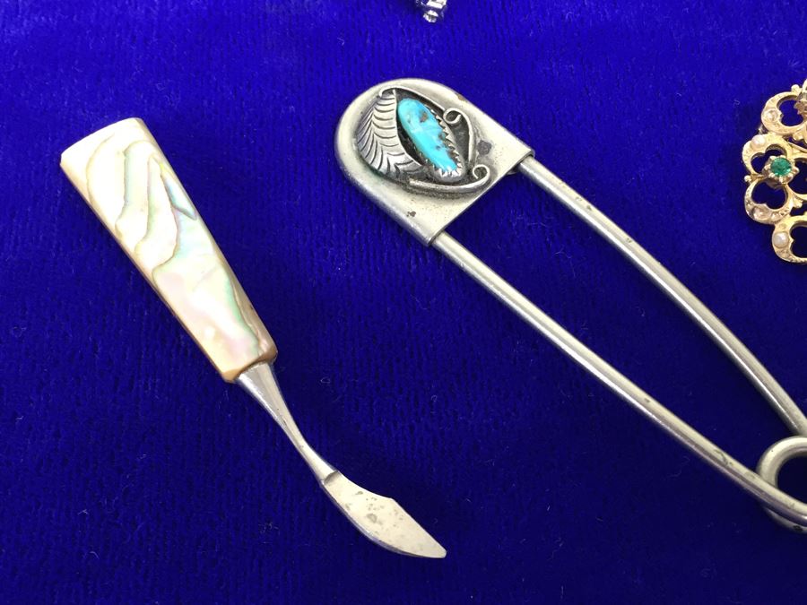 Collection Of Various Vintage Jewelry Brooches And Pin [Photo 2]