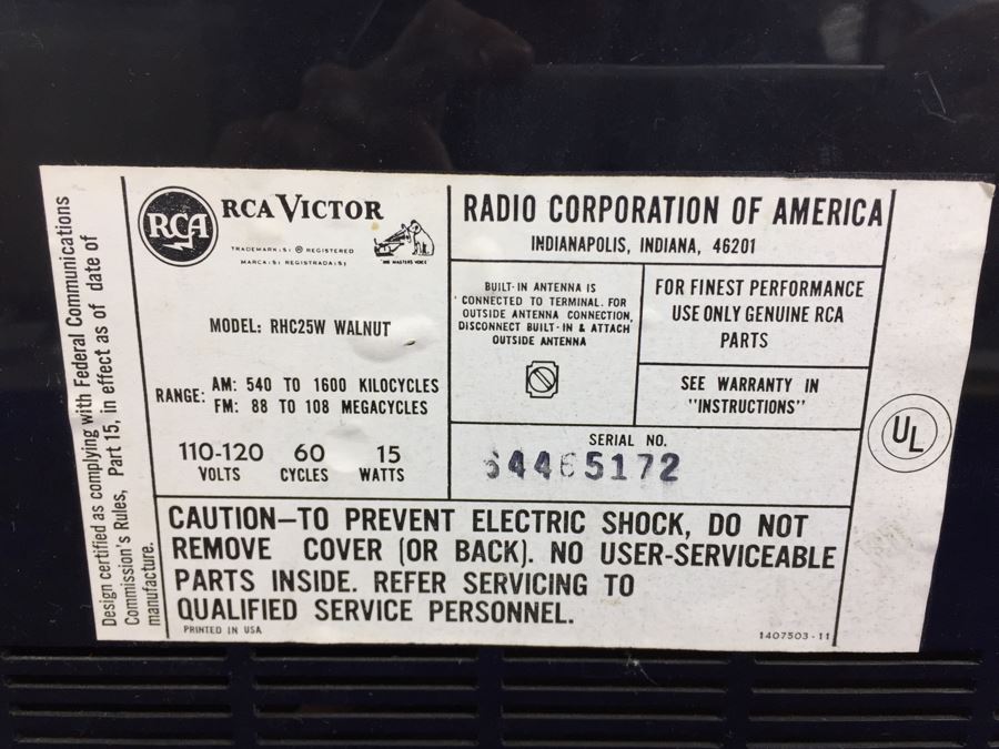Vintage RCA Victor Solid State Radio Model RHC25W In Walnut Cabinet Working [Photo 3]