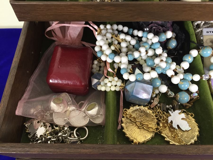 Vintage Tabletop Jewelry Box With 2-Drawers Filled With Costume Jewelry [Photo 11]