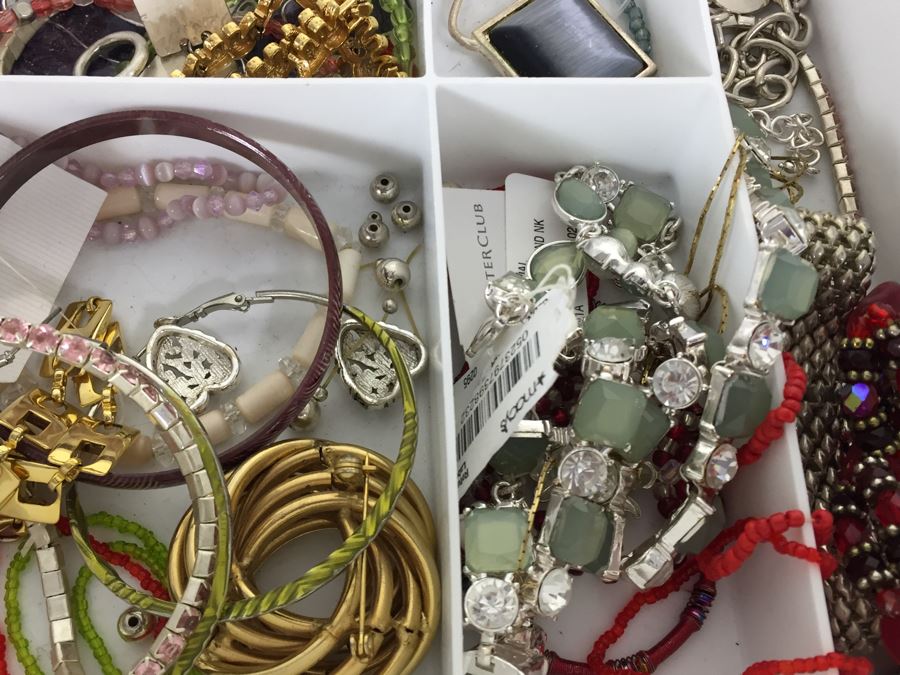 Costume Jewelry Lot [Photo 2]