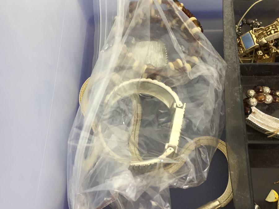 Costume Jewelry Lot [Photo 12]