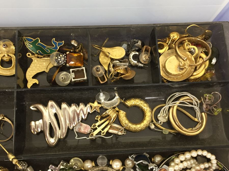 Costume Jewelry Lot [Photo 5]