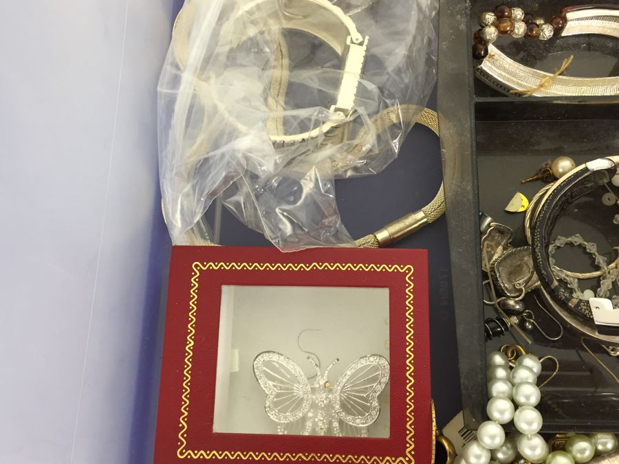 Costume Jewelry Lot [Photo 11]