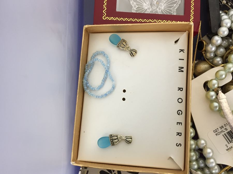 Costume Jewelry Lot [Photo 13]