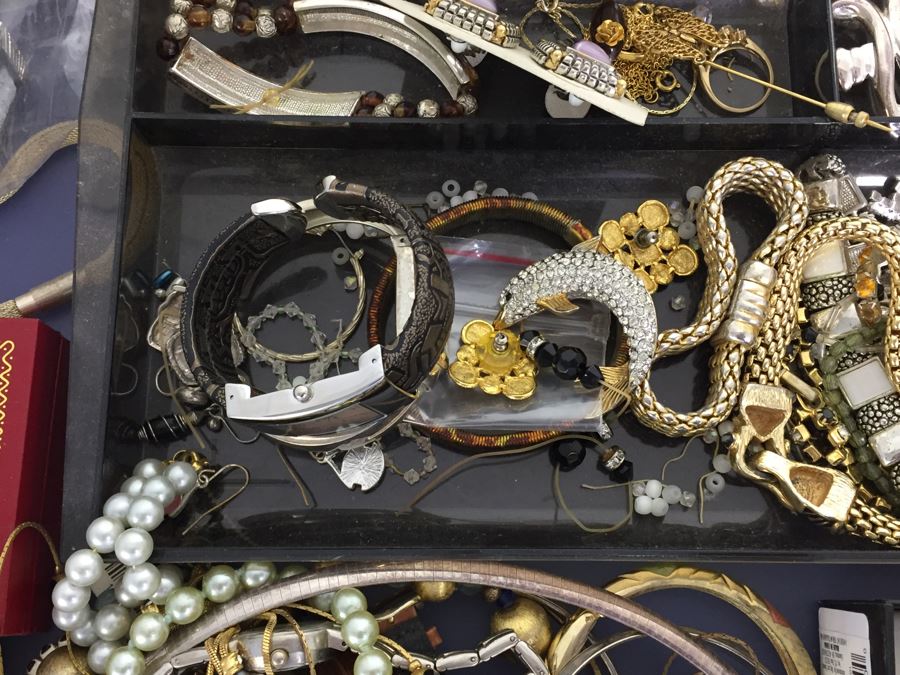 Costume Jewelry Lot [Photo 7]