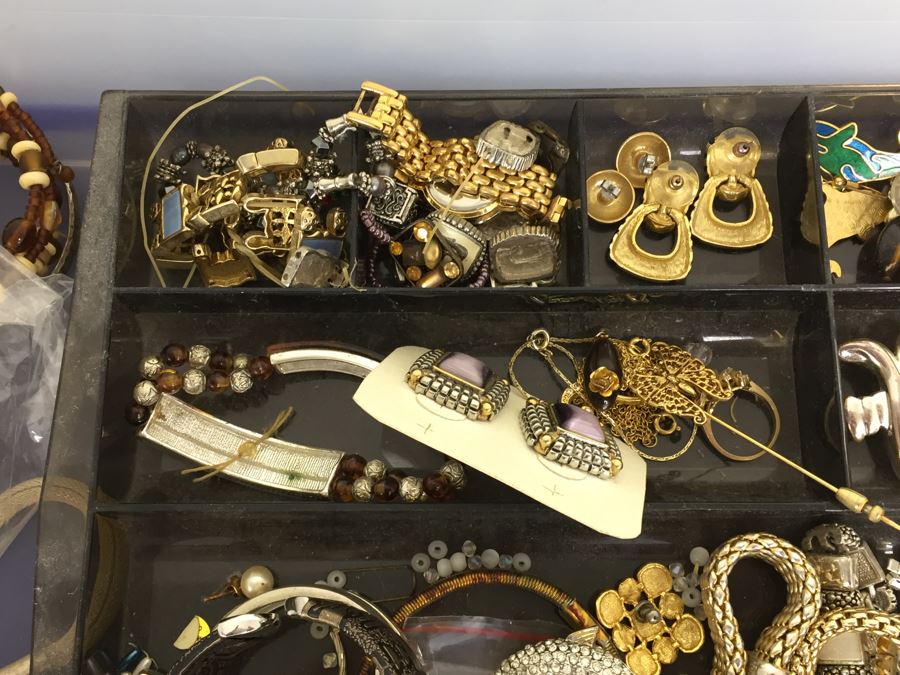 Costume Jewelry Lot [Photo 6]