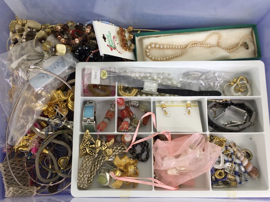 Costume Jewelry Lot [Photo 4]